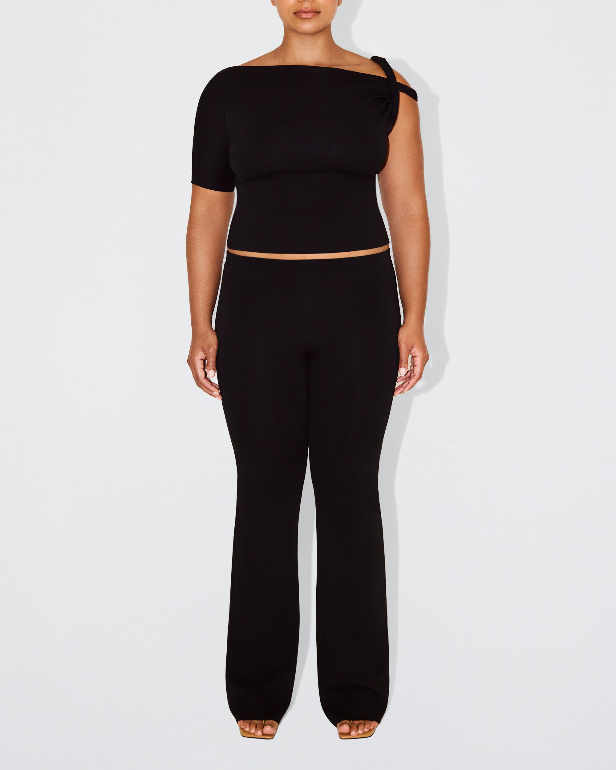 Sueded Stretch Twisted Top | Black