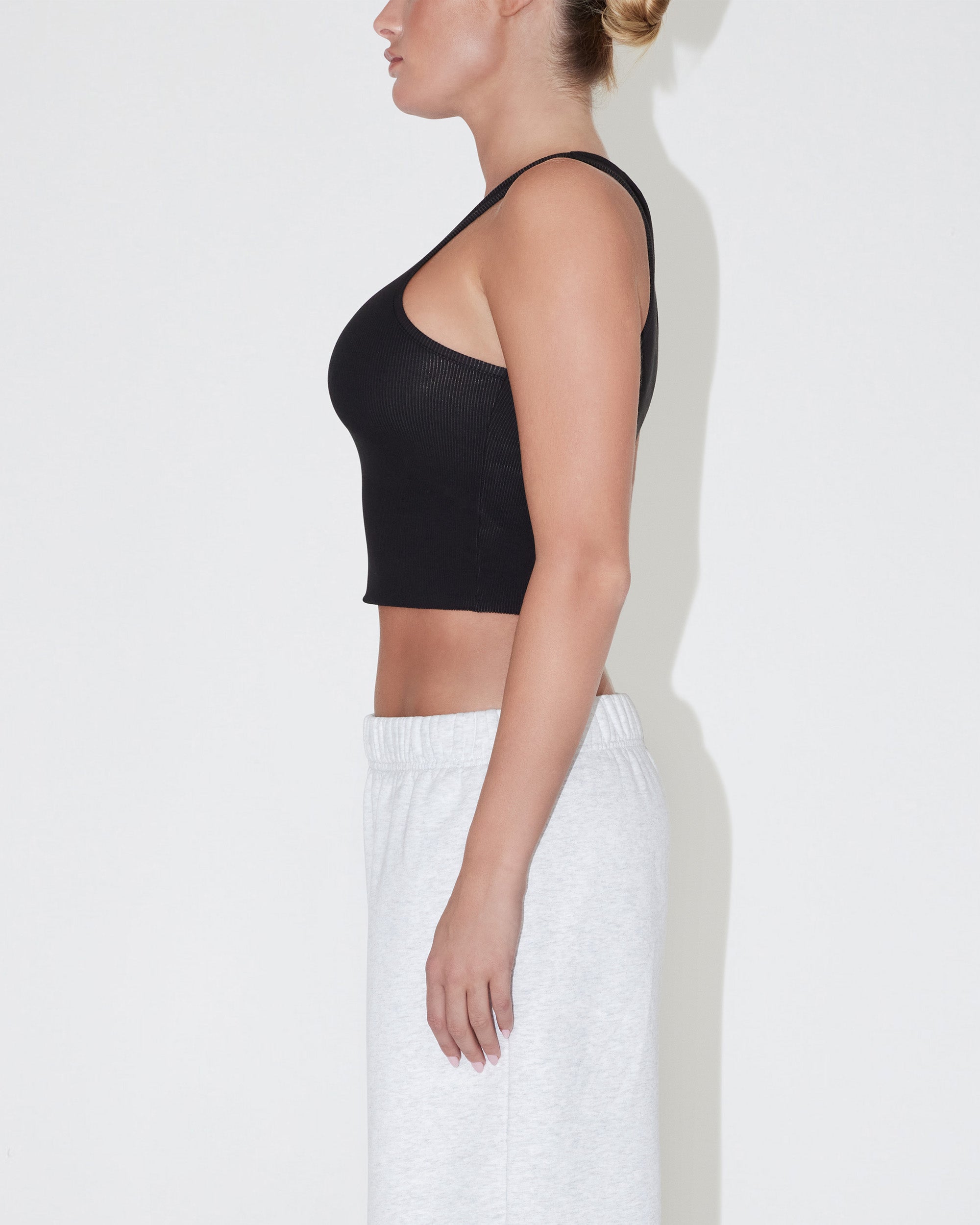 Cropped Raw Hem Rib Tank | Black