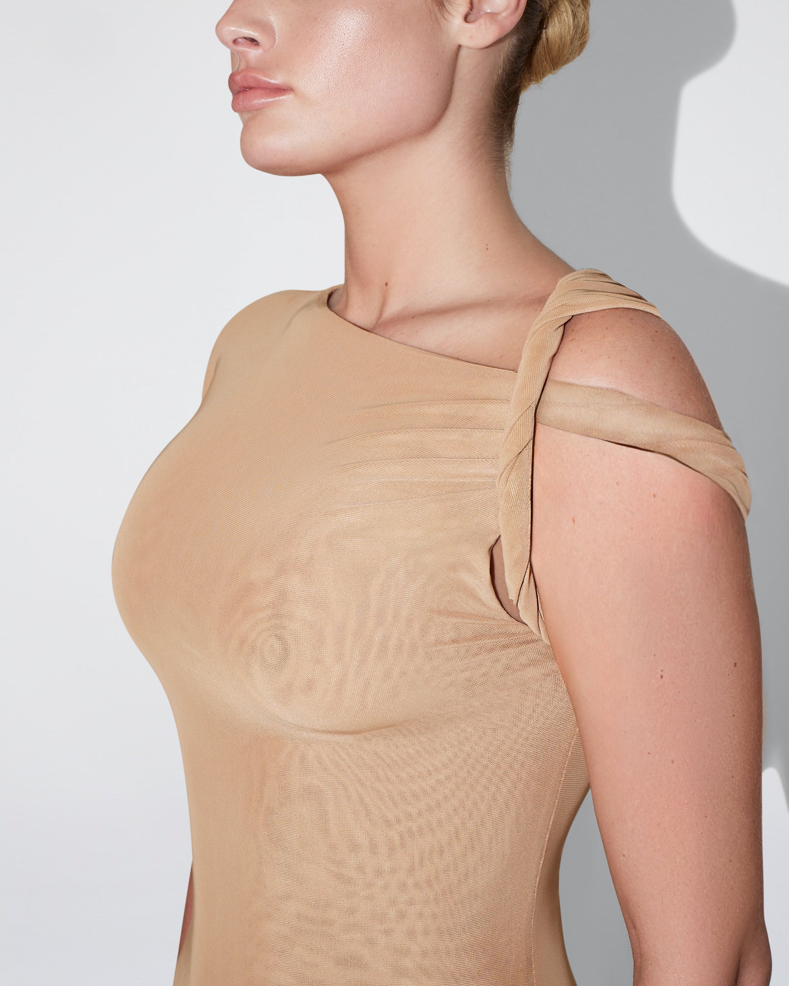 Mesh Stretch Twisted Top | Nude – Khy