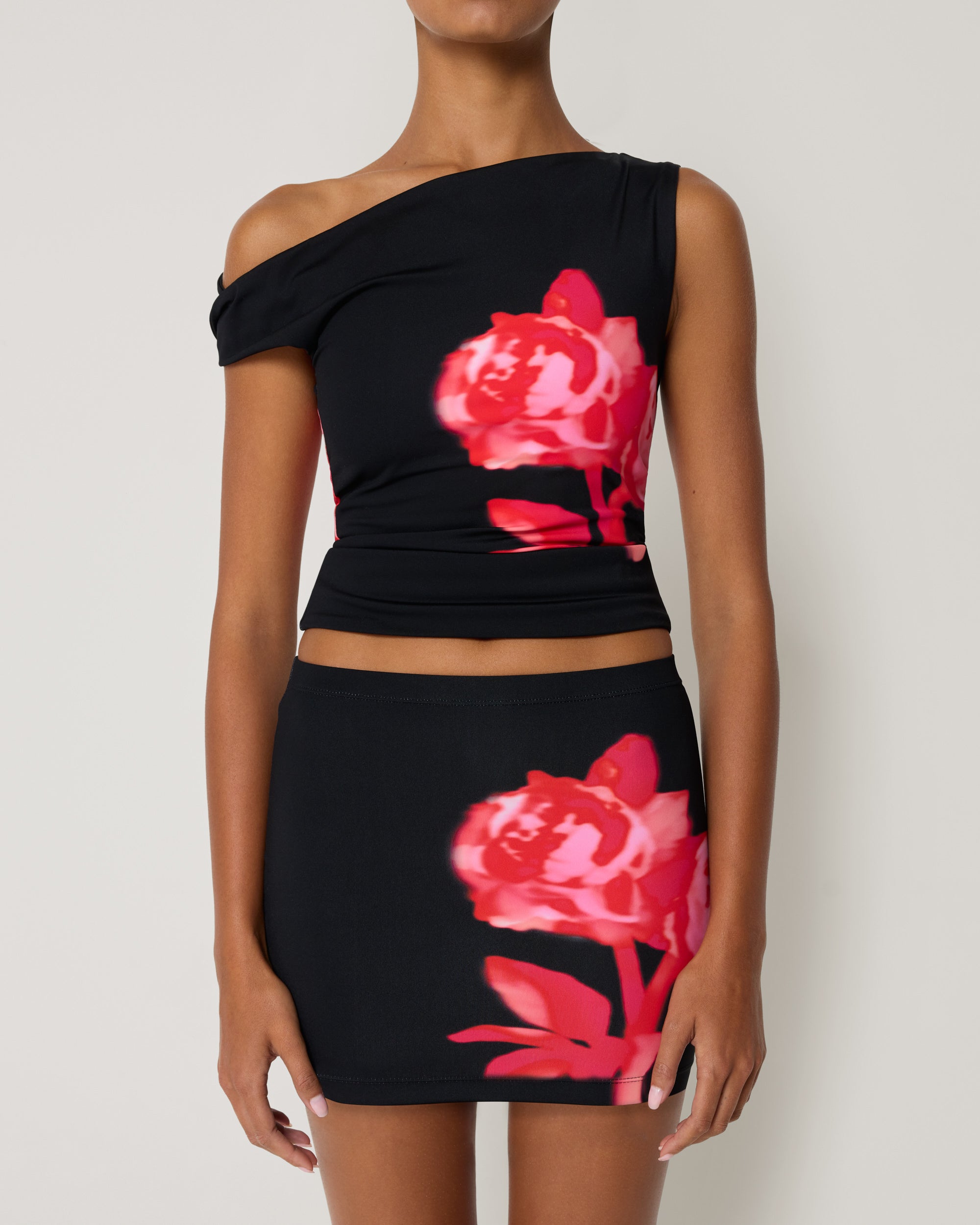 Smooth Stretch Asymmetrical Top | Black Peony