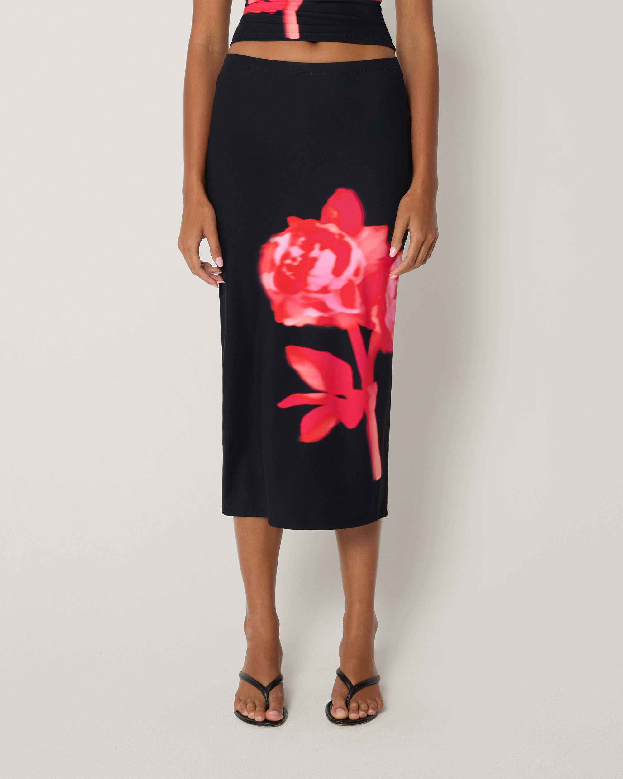 Smooth Stretch Midi Skirt | Black Peony