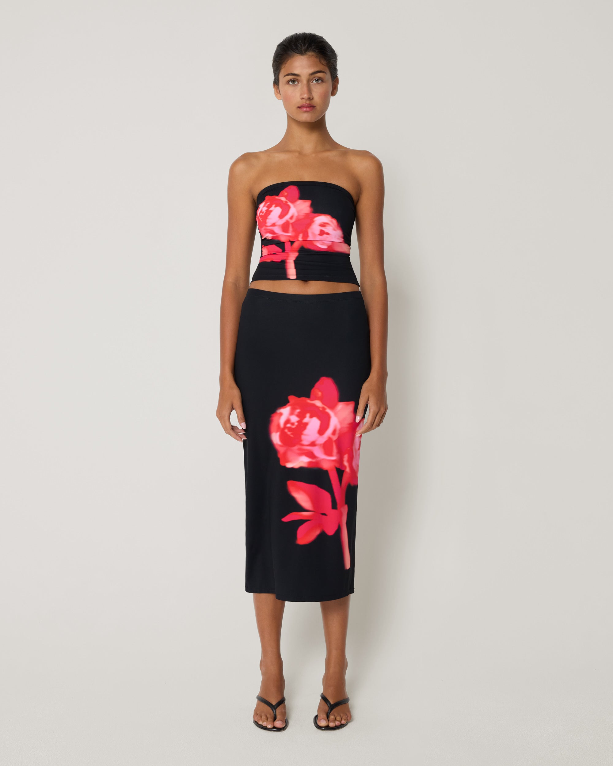 Smooth Stretch Midi Skirt | Black Peony